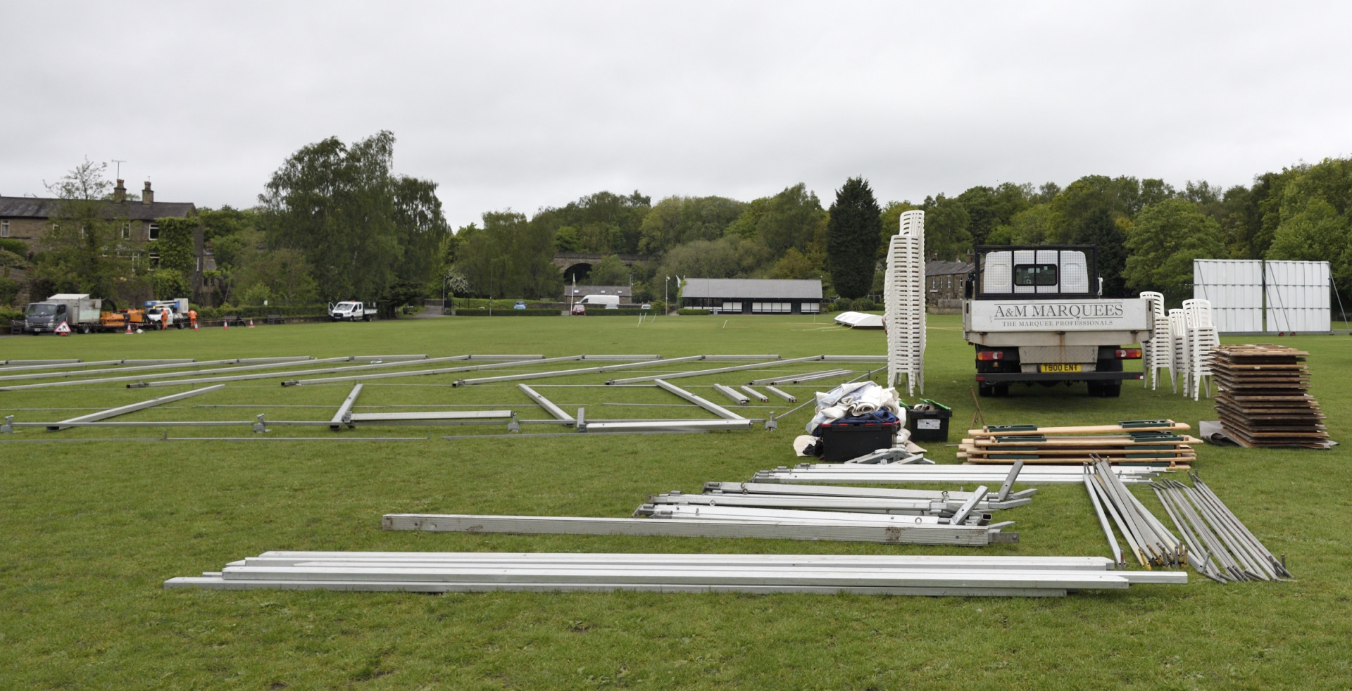 5252 laying out the pieces