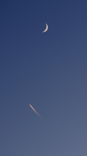 5529 Moon and aircraft